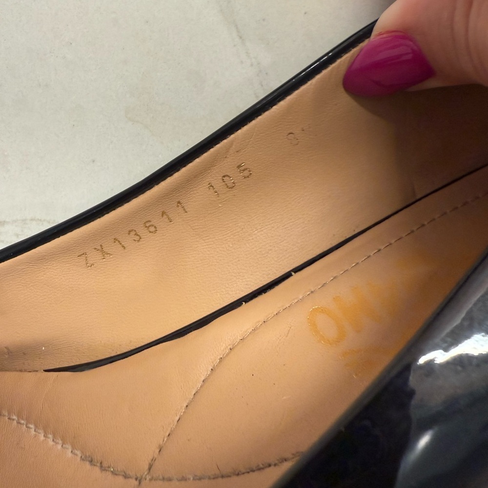 Salvatore Ferragamo Varina Black Patent Leather Ballet Flats, Size 8.5 - Picture 4 of 7